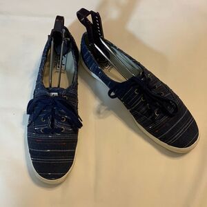 Keds Ortholite Size 10 navy sneakers with white/red detail